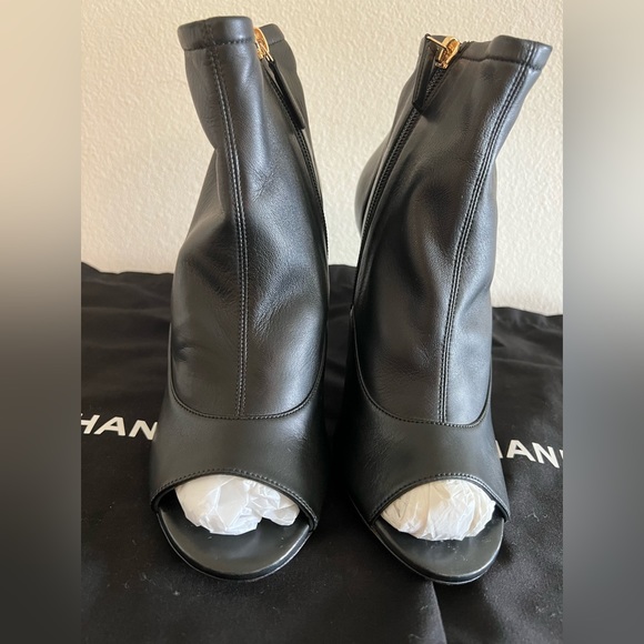CHANEL Short Boot 19C Stretch Lambskin Leather Peep Toe Gold Cc Logo Ball Sz 40 - Picture 2 of 8